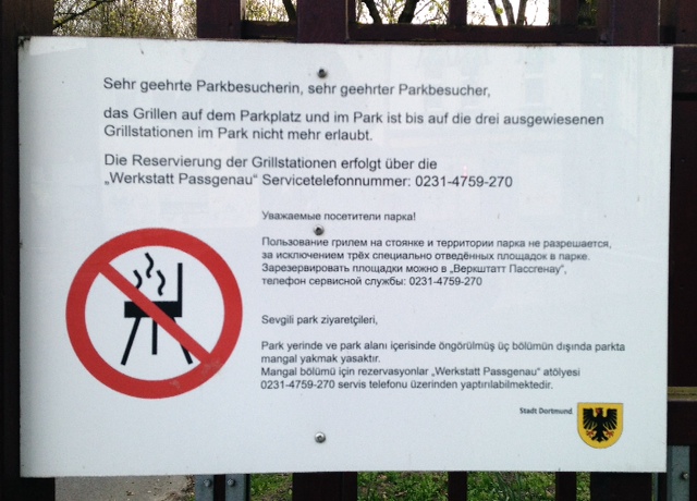 Außer an den drei offiziellen Grillstellen - hierfür muss man sich anmelden - ist Grillen im Fredenbaumpark verboten. Foto: Alex Völkel