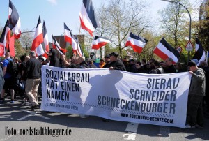 Die Neonazis machten OB Ulli Sierau, Arbeitsminister Guntram Schneider und Grünen-Politikerin Daniela Schneckenburger für Sozialabbau verantwortlich.