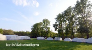 Die Vorbereitungen für das Workers Youth-Festival im Fredenbaumpark sind nahezu abgeschlossen. Foto: Alex Völkel