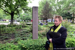 Annette Kritzler bei einer ihrer Führungen auf dem Nordmarkt - diese Arbeit setzt sie fort. Foto: Alex Völkel