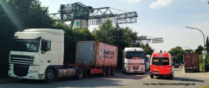 LKW-Verkehr im Hafen