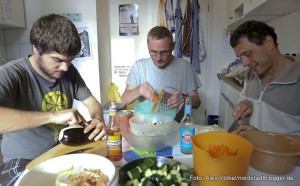 Velokitchen, Fahrräder reparieren und gemeinsam kochen und essen