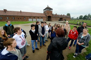 Der Jugendring und die Botschafter der Erinnerung haben eine Gedenkstättenfahrt nach Auschwitz gemacht.