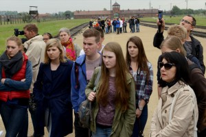 Der Jugendring und die Botschafter der Erinnerung haben eine Gedenkstättenfahrt nach Auschwitz gemacht.