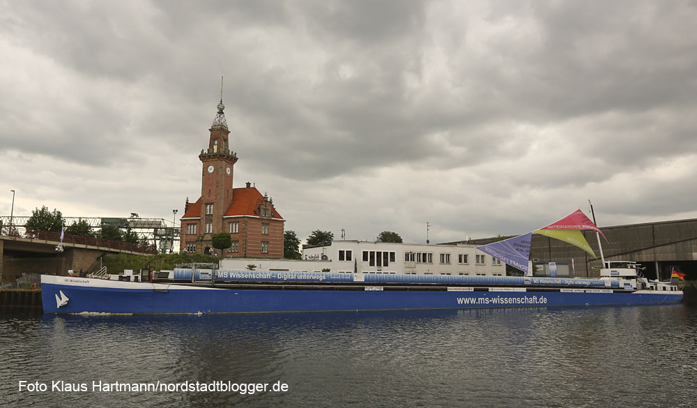Die MS Wissenschaft hat im Dortmunder Hafen angelegt