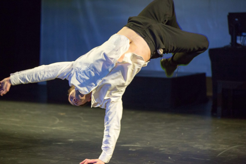 Paul Hess übernimmt die Choreografie. Foto: G. Walter/ artscenico