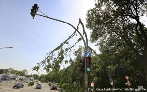 Sturm und Gewitter tobten in der Nordstadt: Ampelanlage in Höhe des Big Tipi