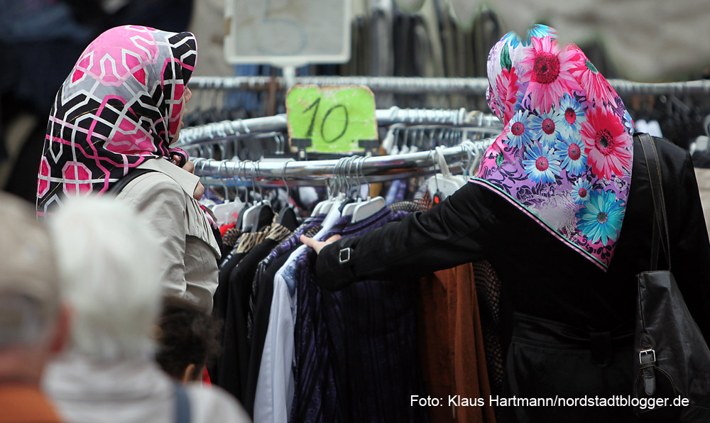 Muslimische Frauen auf dem Wochenmarkt