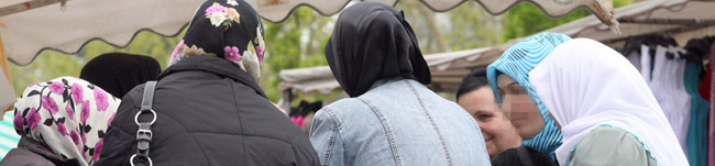 Muslimische Frauen auf dem Wochenmarkt
