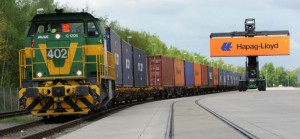 Bestens aufgestellt für die Anforderungen des kombinierten Verkehrs – hier zum Beispiel bei einem Container-Transport der Dortmunder Eisenbahn für IKEA. Foto: Dortmunder Hafen AG / Jürgen Appelhans