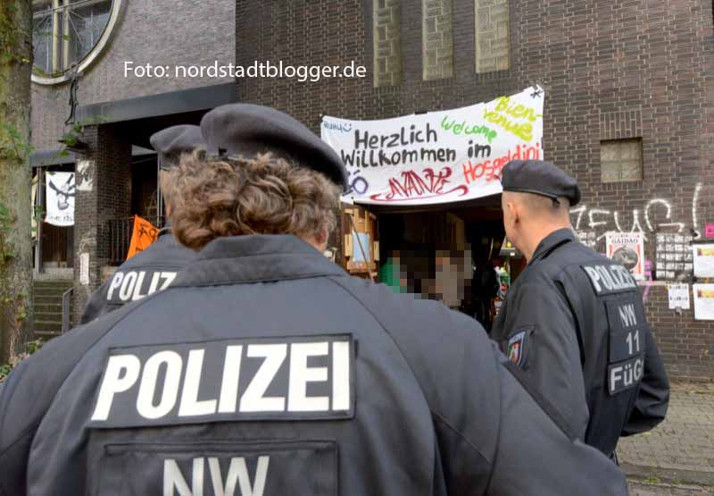 Polizeieinsatz in der Albertus Magnus Kirche mit anschließender Räumung.