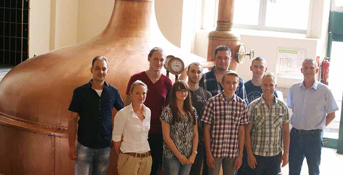 Die neuen Auszubildenden der Dortmunder Brauereien 2014.