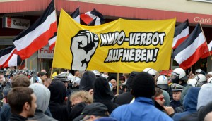 Neonazis - Mitglieder und Unterstützer der Partei "Die Rechte" - demonstrierten in Dortmund. 