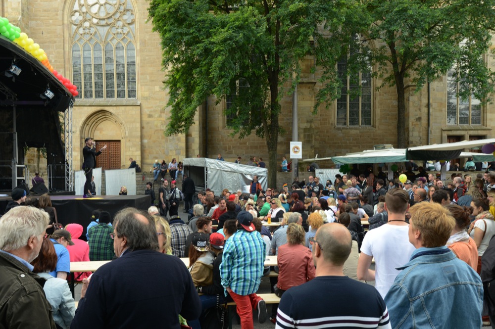 CSD-Teilnehmer und Antifaschisten protestierten gegen Neonazis.