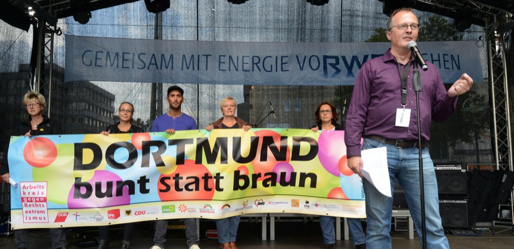 CSD-Teilnehmer und Antifaschisten protestierten gegen Neonazis.