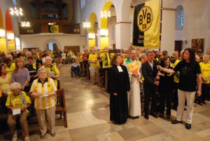 Zum ökumenische BVB-Gottesdienst ist die Kirche in der Nordstadt voll. Foto: Jütte