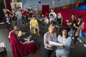 Das Nordstadttheater bei der Probe im Roxy Kino. Foto: Dietmar Wäsche