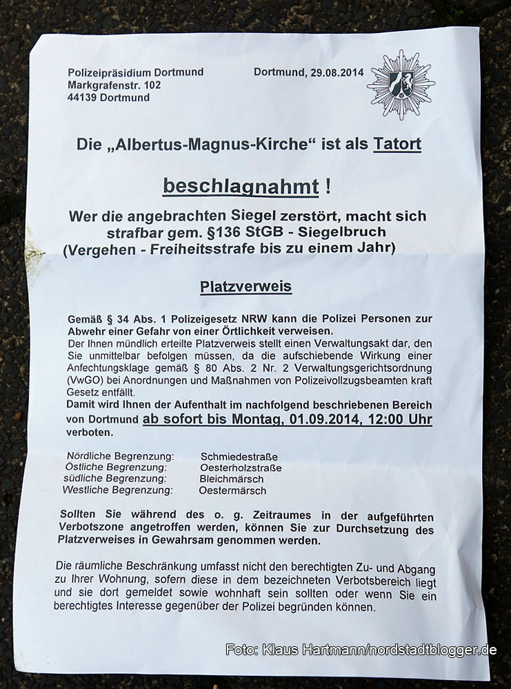 Räumung der Kirche Sankt Albertus Magnus. Der Platzverweis für das Areal rund um die Kirche