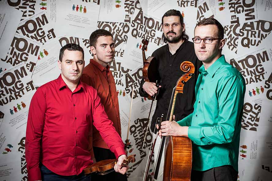 Das Atom String Quartet tritt am Flughafen auf. Foto: Veranstalter