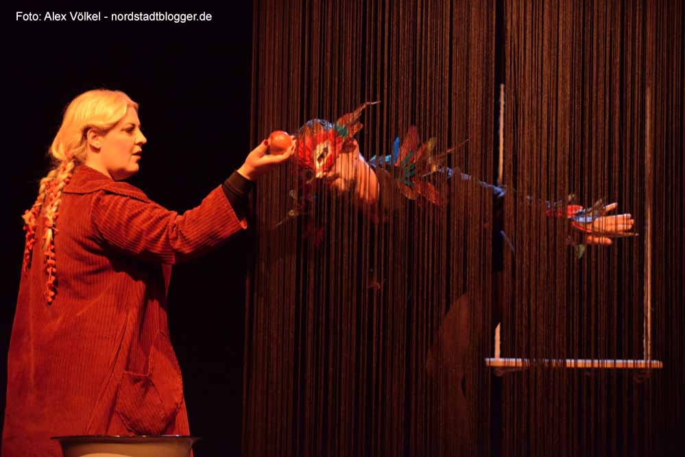 Im Theater im Depot feierte das Roma-Stück Makar Tschudra Premiere. Foto: Alex Völkel
