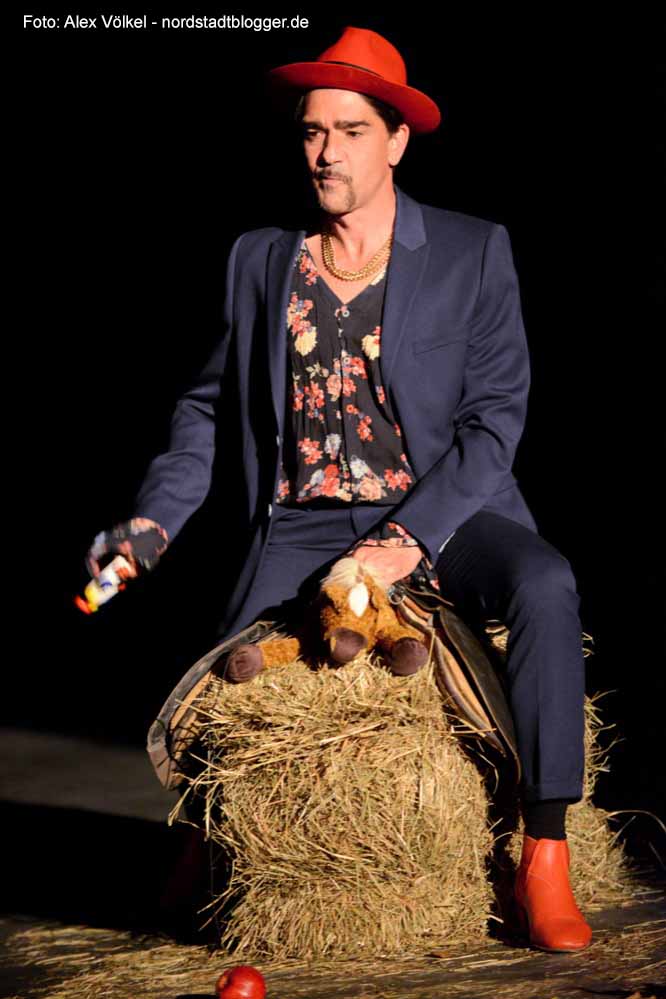 Im Theater im Depot feierte das Roma-Stück Makar Tschudra Premiere. Foto: Alex Völkel