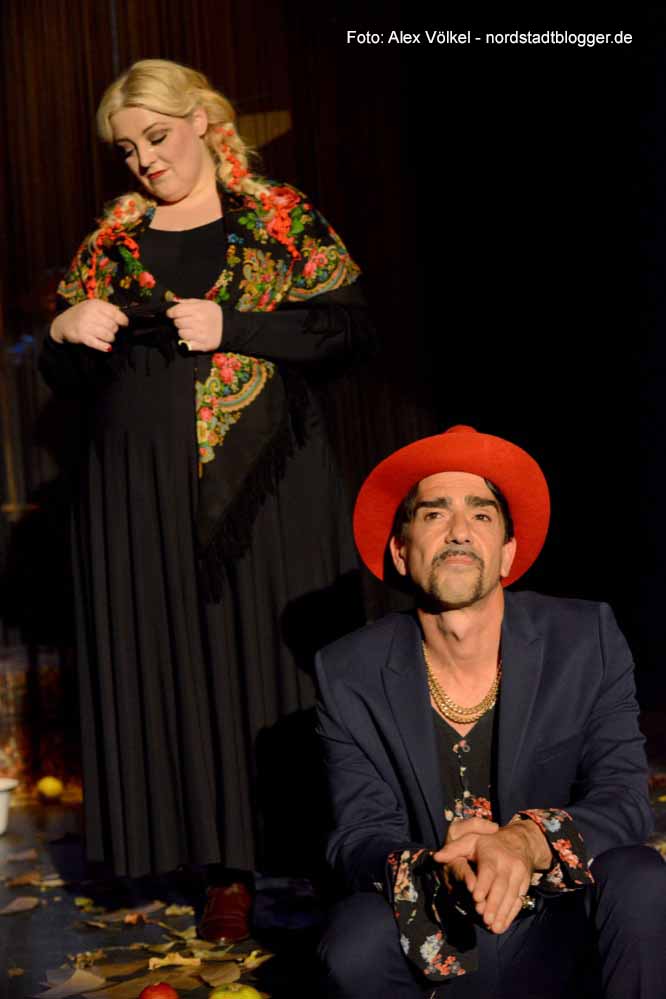 Im Theater im Depot feierte das Roma-Stück Makar Tschudra Premiere. Foto: Alex Völkel