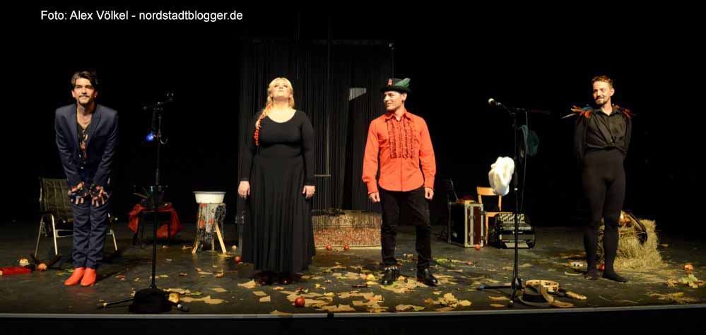 Im Theater im Depot feierte das Roma-Stück Makar Tschudra Premiere. Foto: Alex Völkel