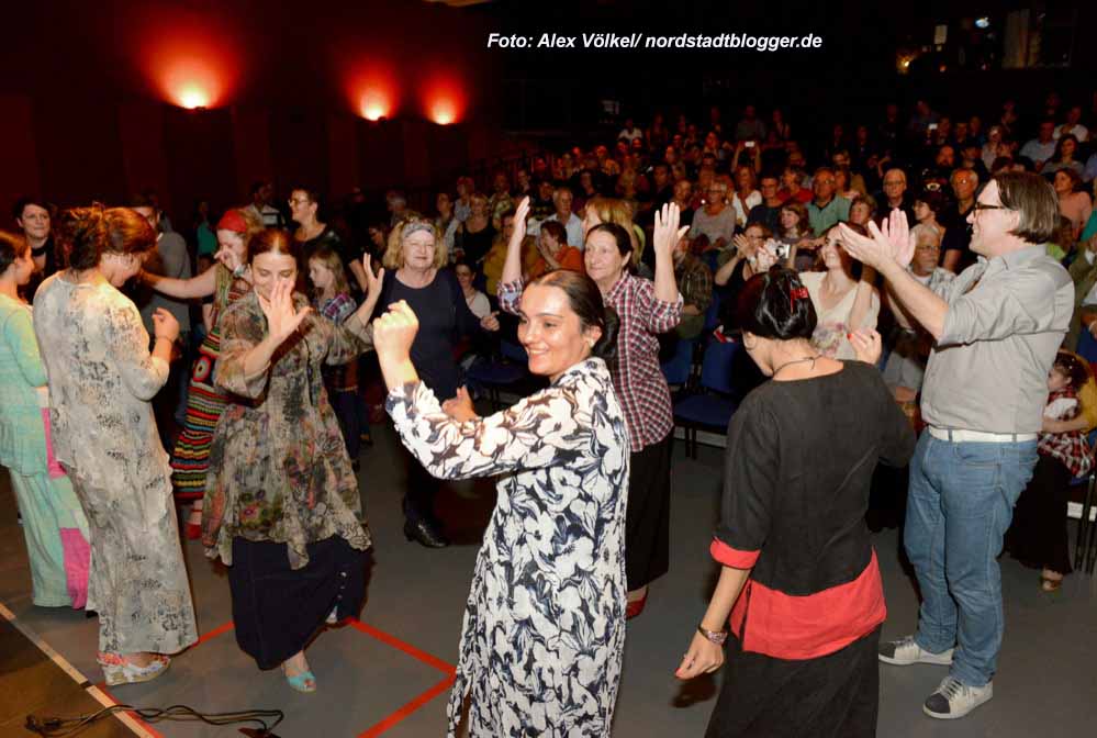 Das Konzert animierte die zahlreichen Besucherinnen und Besuchern zum Tanzen.