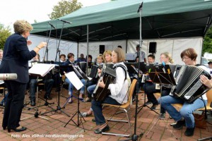 Das Akkordeonorchester der Musikschule Dortmund unter der Leitung von Monika Lempart.