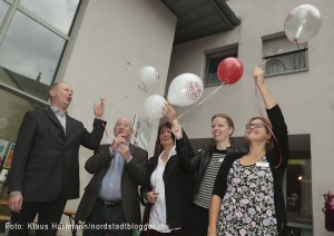 Neues Service-Angebot zu sozialen Fragen in St. Joseph. Zur offizielen Eröffnung wurden Luftballons in den Himmel gelassen
