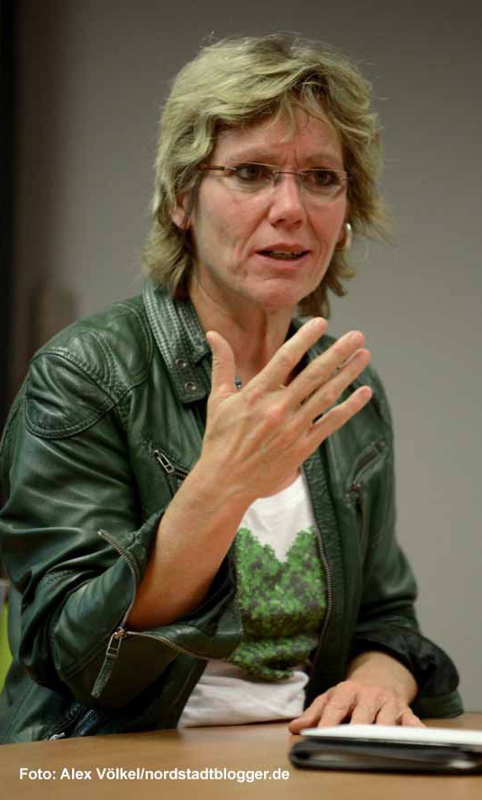 Die grüne Landtagsabgeordnete Daniela Schneckenburger stand im Jugendforum Nordstadt Rede und Antwort. Foto: Alex Völkel
