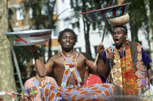 14. Kletterfest der AWO im Blücherpark. Afrikanische Künstlergruppe AIPO