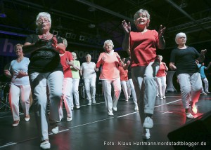 Verabschiedung von Helga Kranz und Wiederöffnung des Dietrich-Keuning-Haus. Senioren-Tanz mit den Golden Swingings