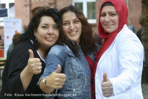 Sommerfest des Nachbarschaftstreff Spähenfelde. Die drei Damen vom nachbarschaftstreff: V. l.: Gamze Caliskan, Selda Ilter-Sirin und Fatma Sahin
