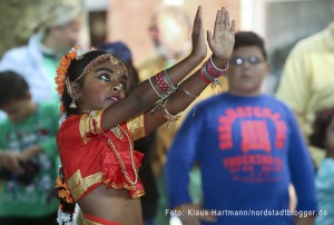 Sommerfest des Nachbarschaftstreff Spähenfelde. Traditioneller Tamilischer Tanz mit Maamathy vom Tamilischen Kulturverein