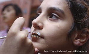 Sommerfest des Nachbarschaftstreff Spähenfelde. Lippenschminkwettbewerb für Mädchen