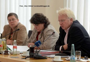 Ullrich Sierau, Diane Jägers und Birgit Zoerner (v.re.) stellten die Planungen vor. Foto: Alex Völkel