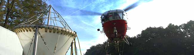 Per Hubschrauber werden 540 Tonnen Kalk auf rund 180 Hektar Stadtwald ausgebracht. Archivbild: Alex Völkel