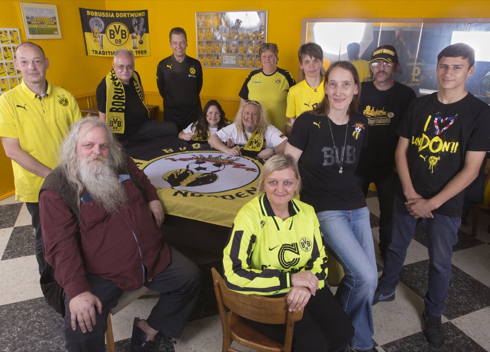 DerBVB-Fanclub Herz des Nordens trifft sich im Café Berta. Foto: Dietmar Wäsche