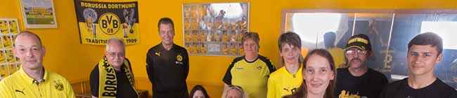 DerBVB-Fanclub Herz des Nordens trifft sich im Café Berta. Foto: Dietmar Wäsche