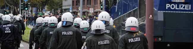 Gewalttätige Hooligans und Neonazis waren bei der "HoGeSa"-Aktion in Köln dabei. Foto: Marcus Arndt