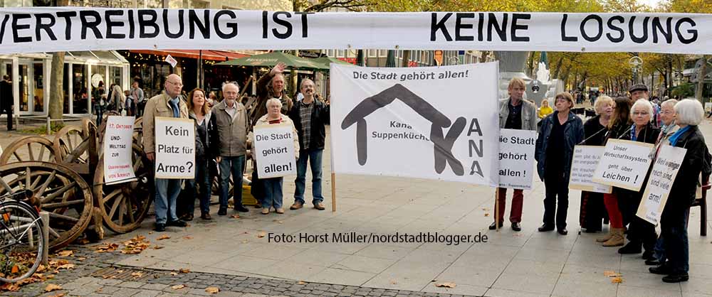 Kana e.V. hat die Mahnwache in der City organisiert. Fotos: Horst Müller