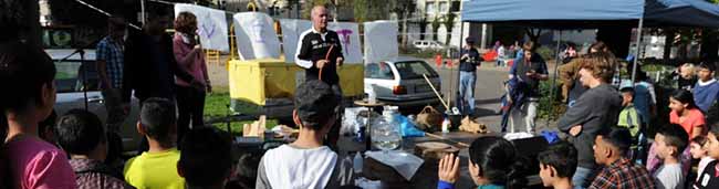 Erstmals fand das Familien- und Spielfest an der Düppelstraße statt. Fotos: Wolf-Dieter Blank