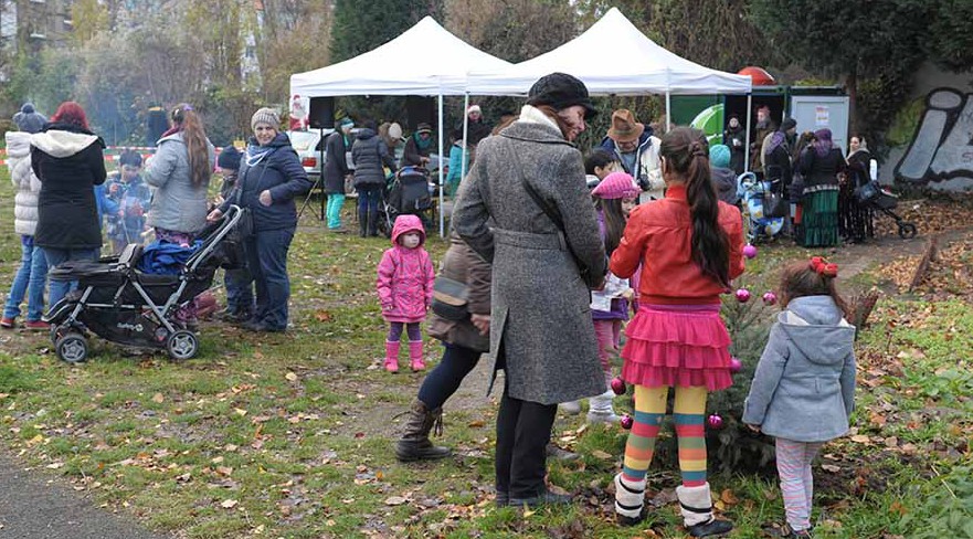 Auf dem Spielplatz Düppelstraße findet ein Familienfest statt. Foto: Wolf-Dieter Blank