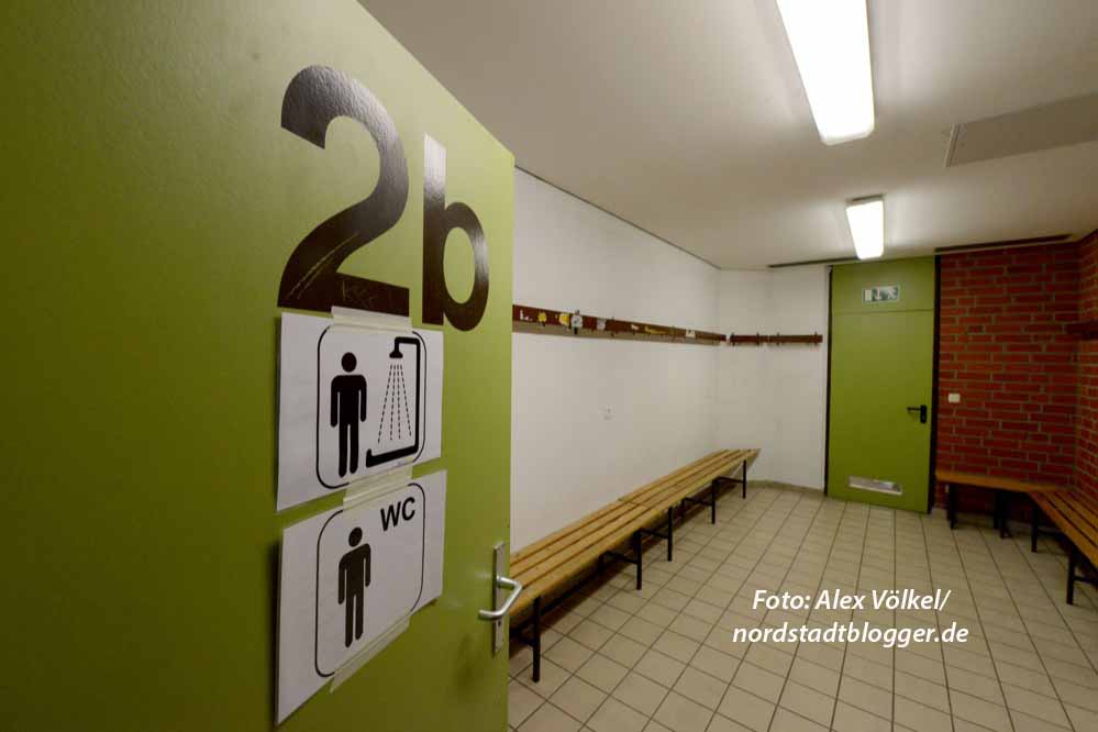 Die Sporthallen bieten sich an, weil hier schon eine Sanitär-Infrastruktur zur Verfügung steht.