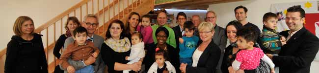 Das Schleswiger Viertel hat jetzt eine Kinderlachen-Kinderstube von FABIDO. Jugenddezernentin Waltraud Bonekamp eröffnete am 7. November 2014 die insgesamt vierte Einrichtung dieser Art des städtischen Eigenbetriebs in der Nordstadt. In dem ehemaligen Ladenlokal des Hauses Missundestrasse 2/Ecke Nordstraße betreuen drei Tagesmütter ganztags neun bis zu dreijährige Kinder.
