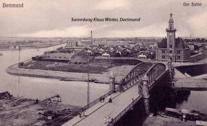 Die Union-Vorstadt im Dortmunder Hafen ist hinter dem Hafenamt zu erkennen. Archivbild: Sammlung Klaus Winter, Dortmund