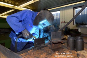 Der junge Flüchtling macht bei Viet Metallbau seine Ausbildung.