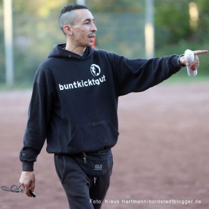 BuntKicktGut-Abschlussveranstaltung 2014. Schiedsrichter Abdel Salhi leitet alle Partien souverän