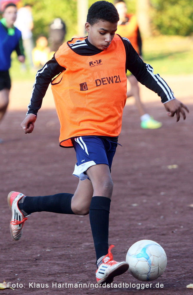 BuntKicktGut-Abschlussveranstaltung 2014. Finale U 14, Clash of Clans, blaue Trikots, gewinnt gegen FC United mit 2:0